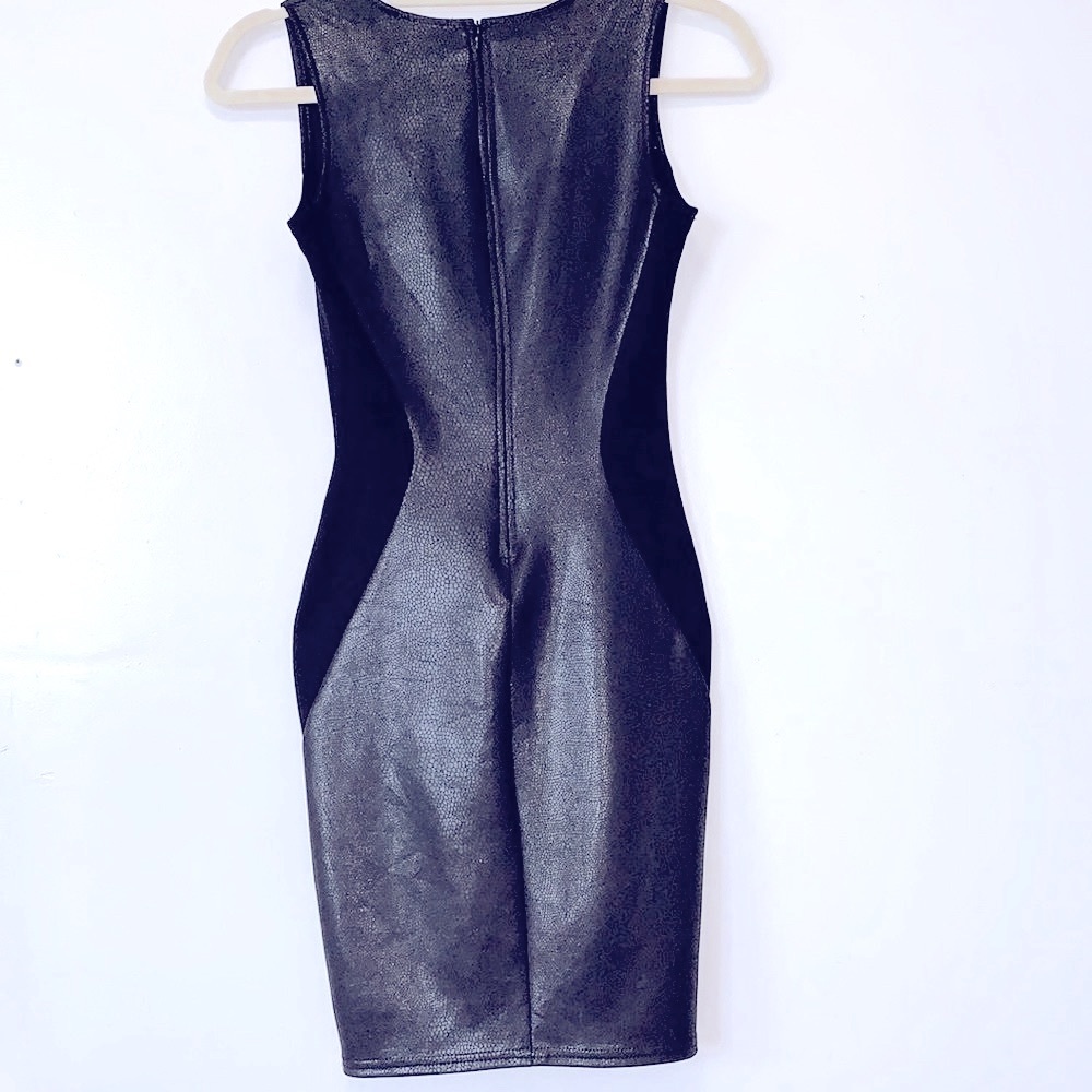 🔥BAR lll faux leather embossed snake print detail dress - Picture 9 of 9